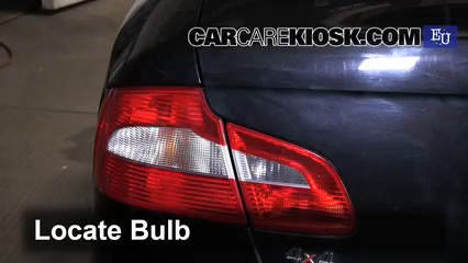 2012 Skoda Superb TDI 4X4 2.0L 4 Cyl. Turbo Diesel Éclairage Feu clignotant arrière (remplacer l'ampoule)